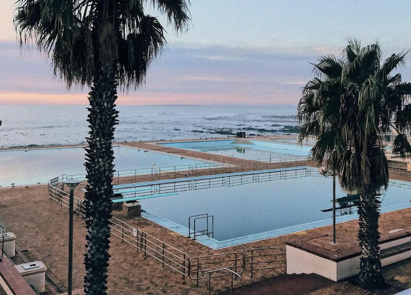 Lux Stylish Studio, 24Hr Security - Mouille Point, Walk To Promenade & 5Mins To Beach ! Cape Town Apartment