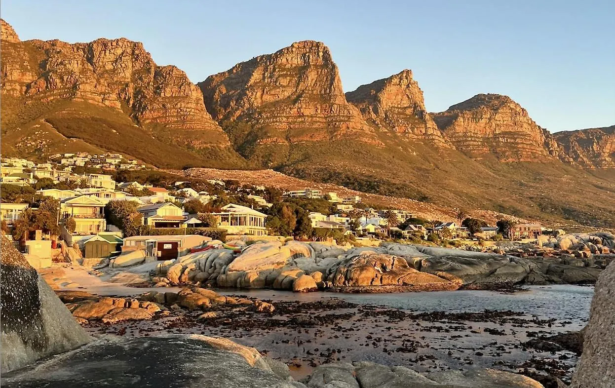 Apartment Lux Stylish Studio, 24Hr Security - Mouille Point, Walk To Promenade & 5Mins To Beach ! Cape Town South Africa